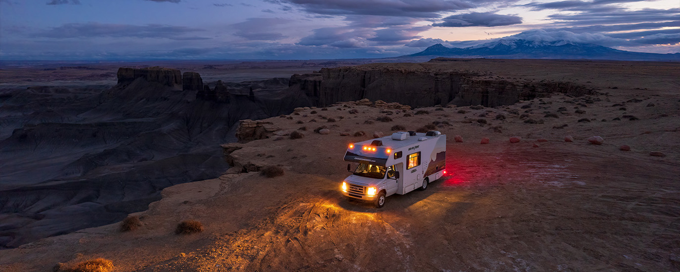 RV parked next to the grand canyon