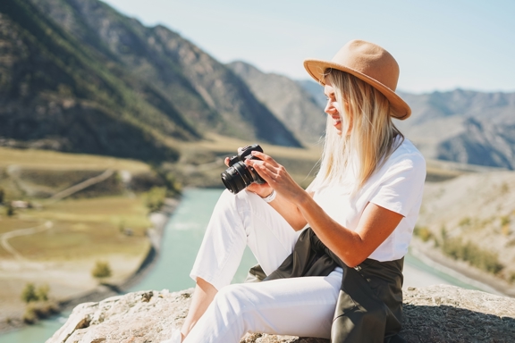 how to become a travel blogger