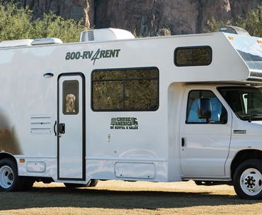 Cruise America Large Rental RV 01 Front